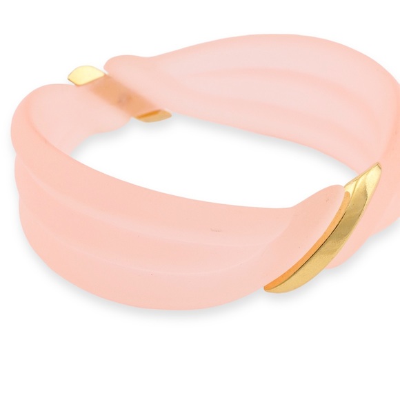 Vintage Frosted Pink Acrylic Bangle Bracelet Gold Tone Curve - Picture 2 of 3